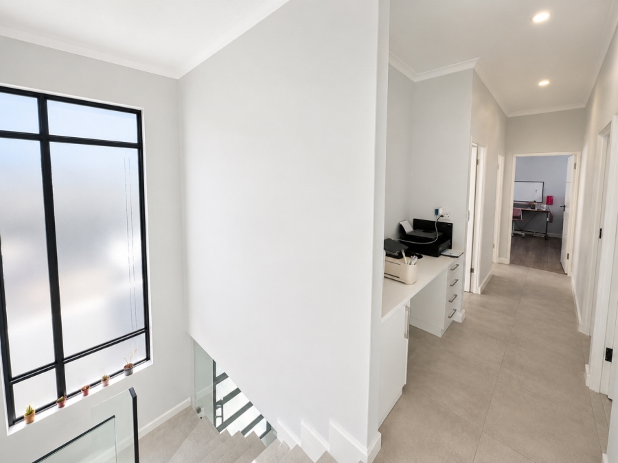 4 Bedroom Property for Sale in Sandown Western Cape